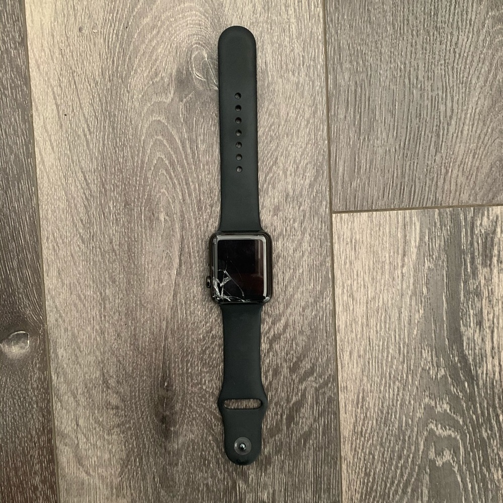 Gen 1 Apple Watch (Cracked Screen)